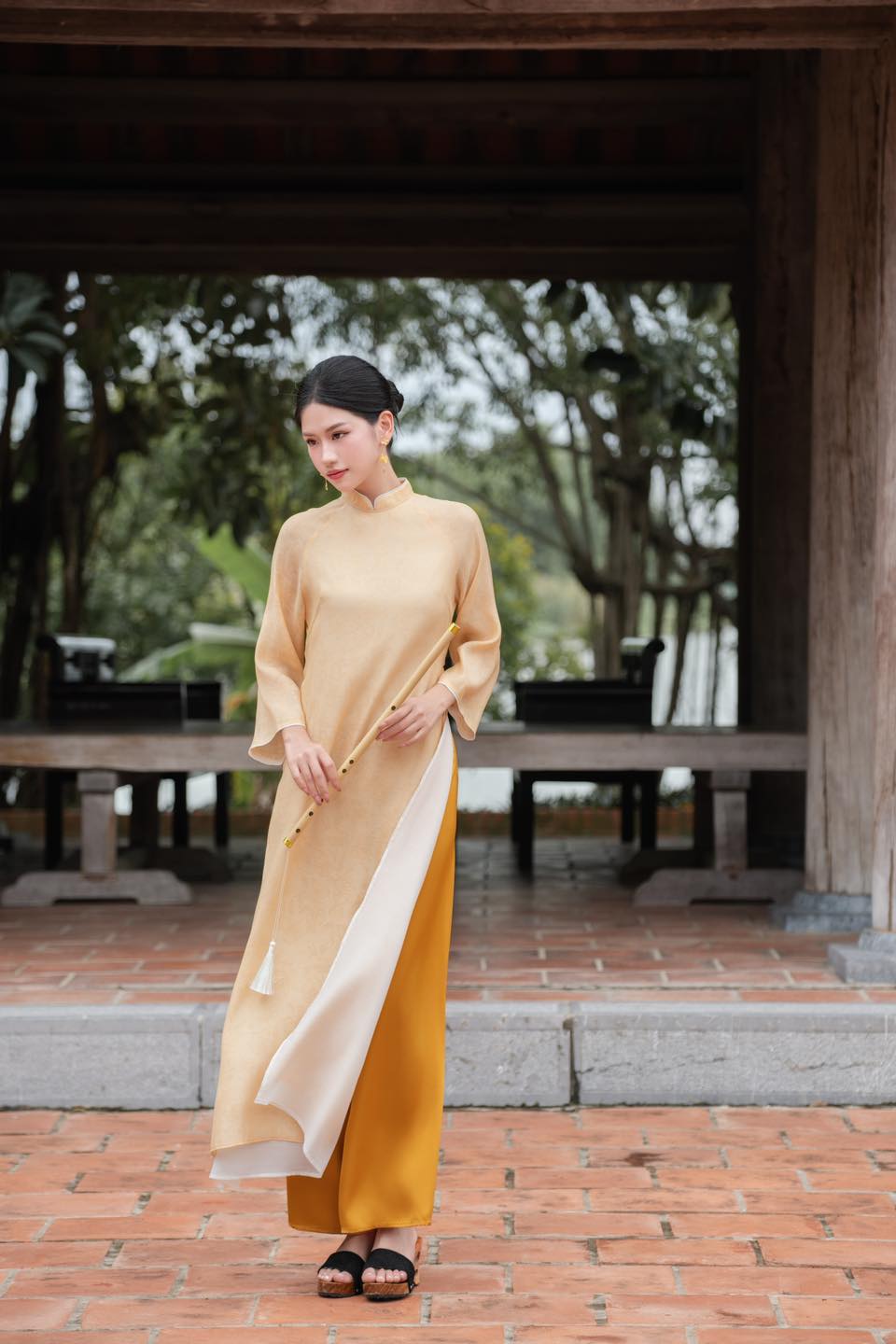 Bộ sưu tập áo dài cách tân BTS18